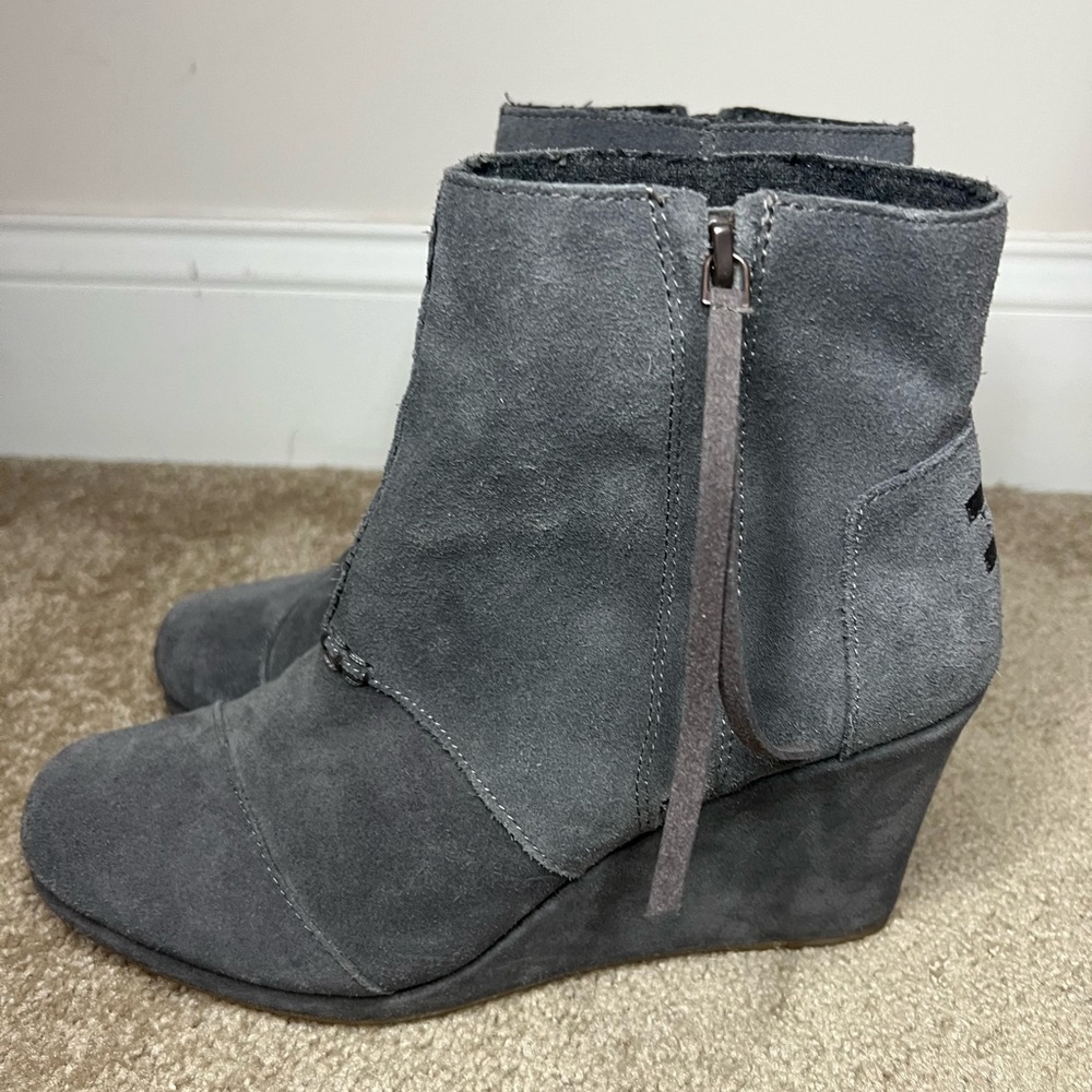 Tom’s High wedge Bootie size 10